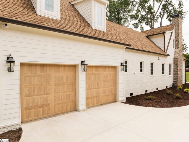 15 Country Squire Court, Greenville, SC 29615