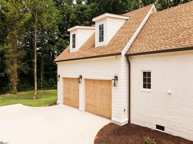 15 Country Squire Court, Greenville, SC 29615