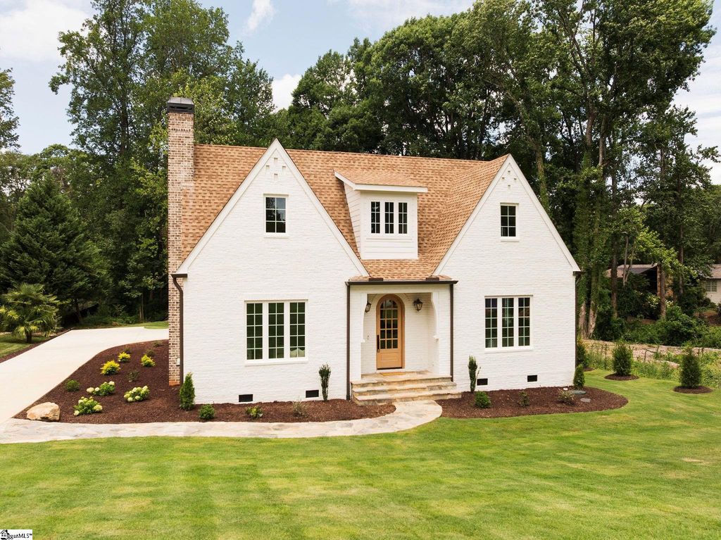 15 Country Squire Court, Greenville, SC 29615