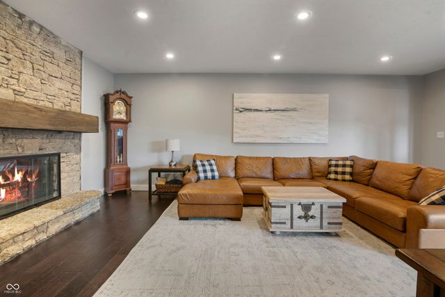 329 4th Court E, Carmel, IN 46033