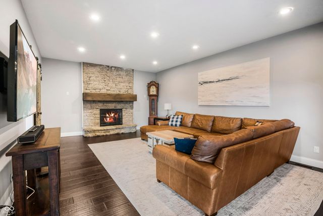 329 4th Court E, Carmel, IN 46033