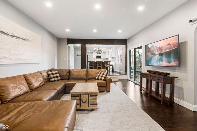 329 4th Court E, Carmel, IN 46033