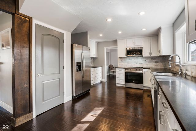 329 4th Court E, Carmel, IN 46033