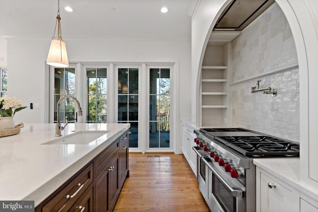 5425 HARWOOD RD, Bethesda, MD 20814