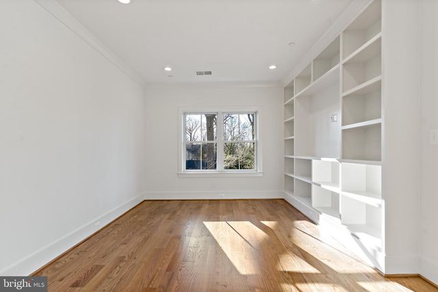 5425 HARWOOD RD, Bethesda, MD 20814