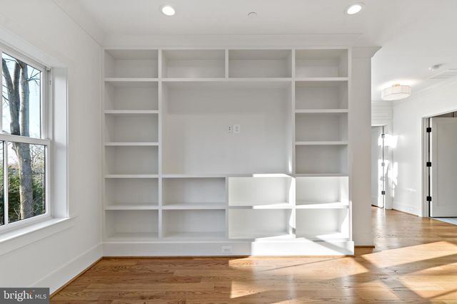 5425 HARWOOD RD, Bethesda, MD 20814