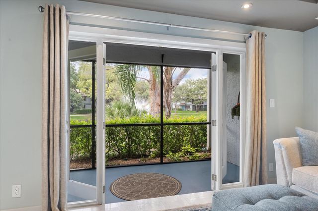 2705 S OAKLAND FOREST Drive 104, Oakland Park, FL 33309