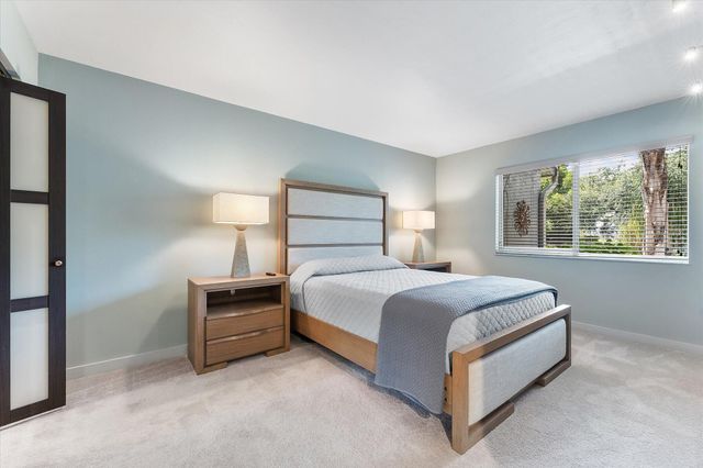 2705 S OAKLAND FOREST Drive 104, Oakland Park, FL 33309