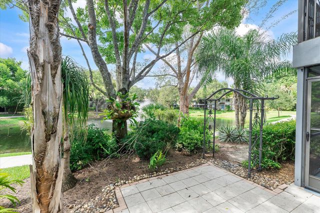2705 S OAKLAND FOREST Drive 104, Oakland Park, FL 33309