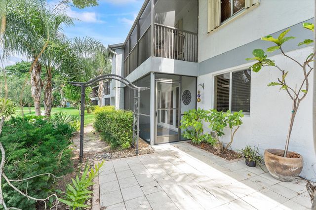 2705 S OAKLAND FOREST Drive 104, Oakland Park, FL 33309