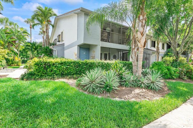 2705 S OAKLAND FOREST Drive 104, Oakland Park, FL 33309