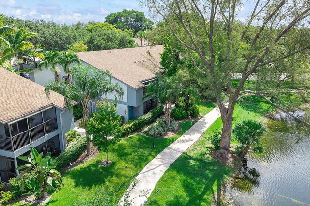 2705 S OAKLAND FOREST Drive 104, Oakland Park, FL 33309