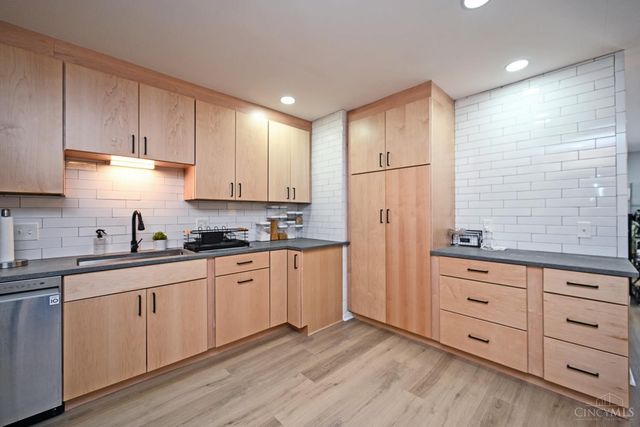 3542 Amberacres Drive, Cincinnati, OH 45237