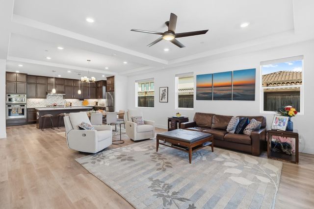 242 McKays Point Pl, West Sacramento, CA 95605