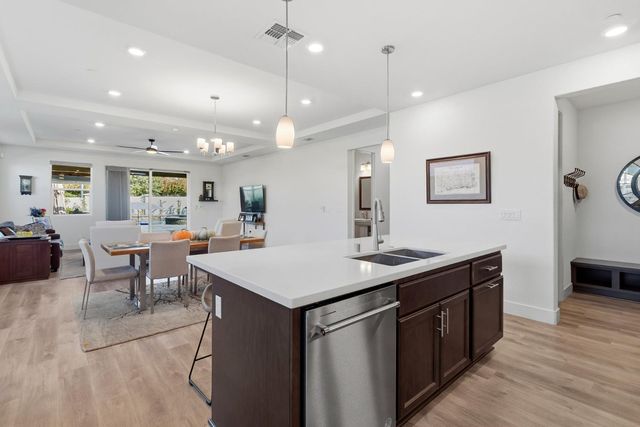 242 McKays Point Pl, West Sacramento, CA 95605