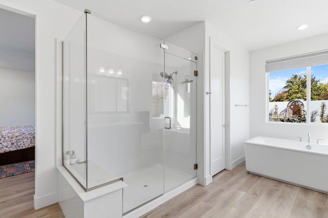 242 McKays Point Pl, West Sacramento, CA 95605