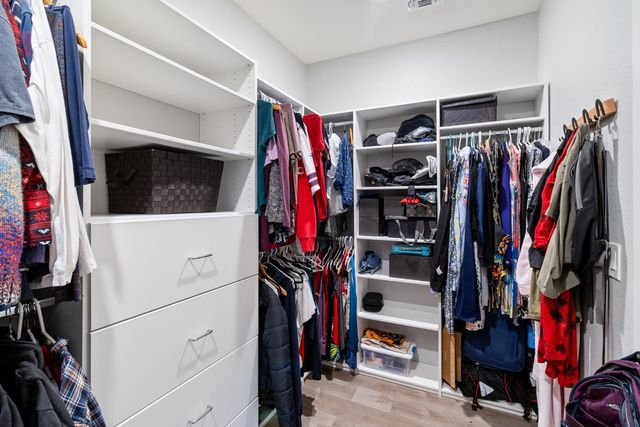 242 McKays Point Pl, West Sacramento, CA 95605