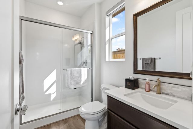 242 McKays Point Pl, West Sacramento, CA 95605