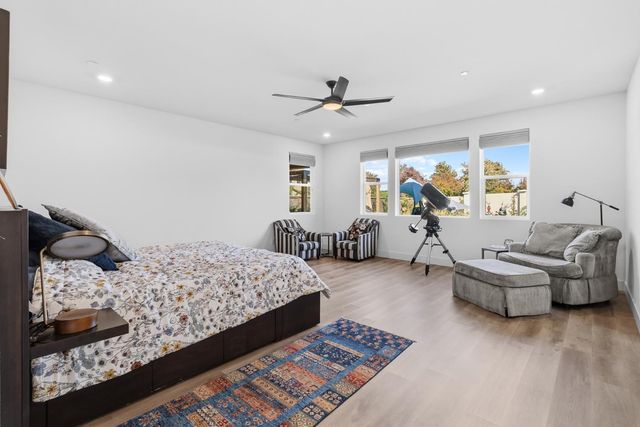 242 McKays Point Pl, West Sacramento, CA 95605