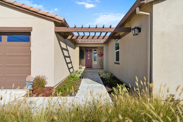 242 McKays Point Pl, West Sacramento, CA 95605