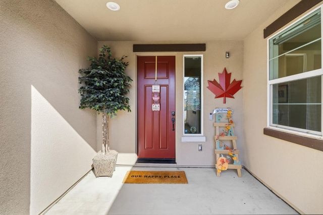 242 McKays Point Pl, West Sacramento, CA 95605