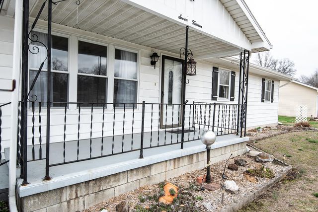 714 Elberta Drive, Vincennes, IN 47591