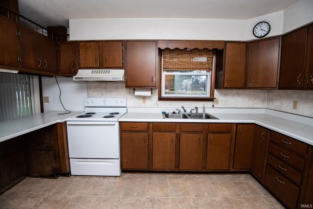 714 Elberta Drive, Vincennes, IN 47591