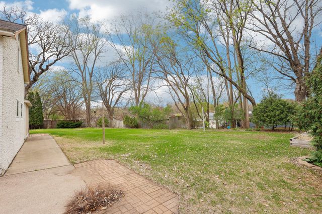 12112 W River Road, Champlin, MN 55316
