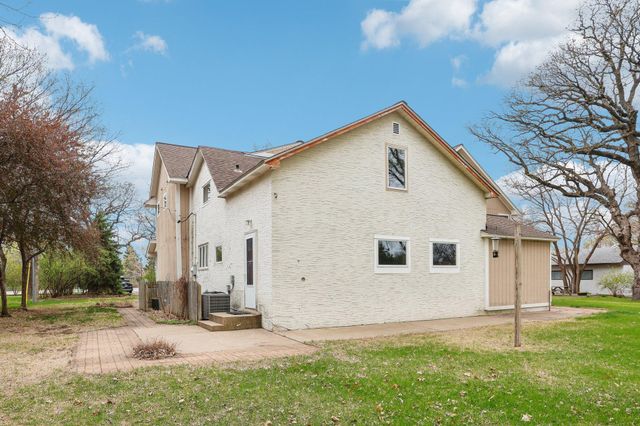 12112 W River Road, Champlin, MN 55316