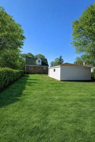 215 N Main Street, Mount Prospect, IL 60056