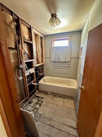 215 N Main Street, Mount Prospect, IL 60056