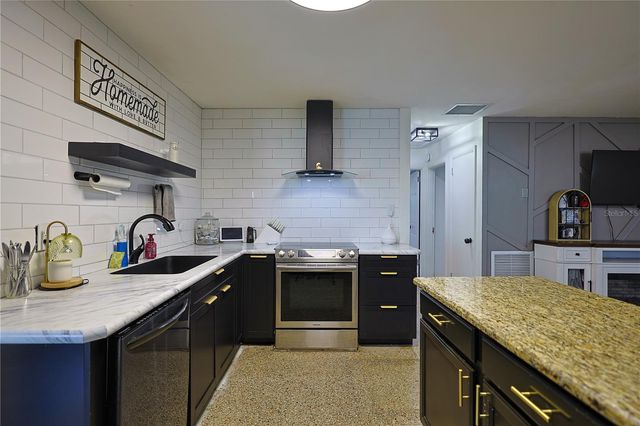 613 SCENIC STREET, Leesburg, FL 34748