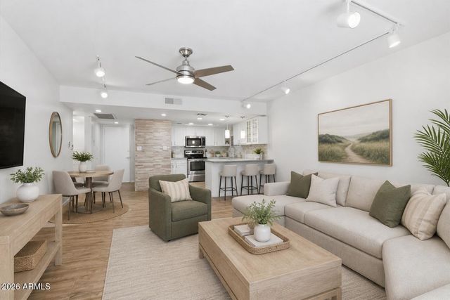 7930 E CAMELBACK Road 207, Scottsdale, AZ 85251