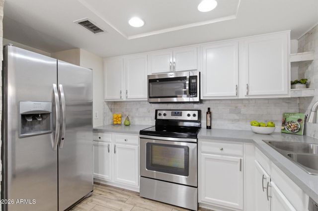 7930 E CAMELBACK Road 207, Scottsdale, AZ 85251