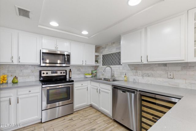 7930 E CAMELBACK Road 207, Scottsdale, AZ 85251