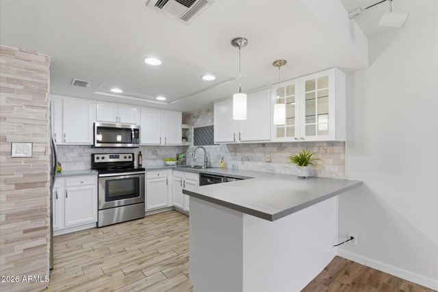 7930 E CAMELBACK Road 207, Scottsdale, AZ 85251