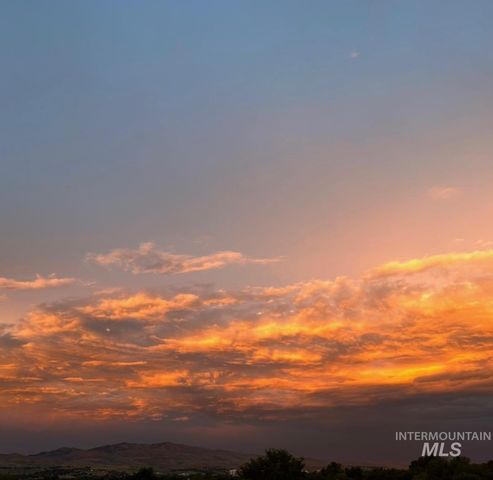 2621 N Mountain View Dr, Boise, ID 83704
