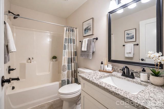 107 Carpenter Street, Lincolnton, NC 28092