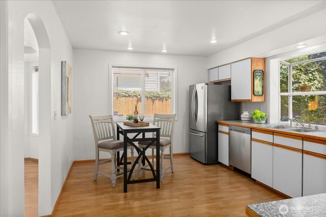 37230 20th Avenue S, Federal Way, WA 98003