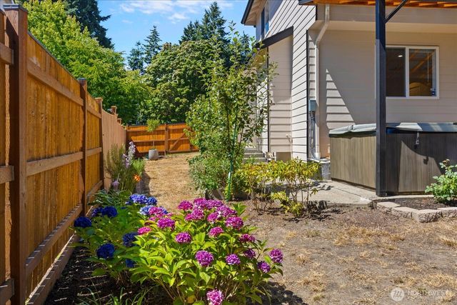 37230 20th Avenue S, Federal Way, WA 98003