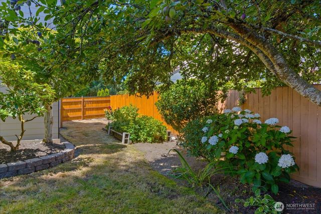 37230 20th Avenue S, Federal Way, WA 98003