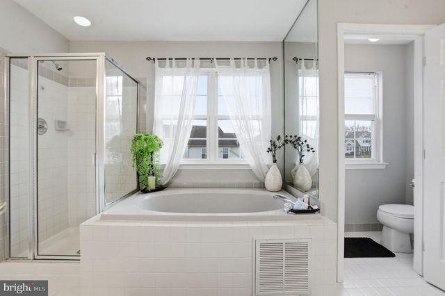 977 HICKORY RIDGE DR, Chalfont, PA 18914