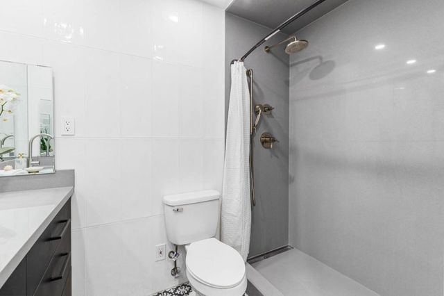 55 Claremont Avenue 301, Redwood City, CA 94062