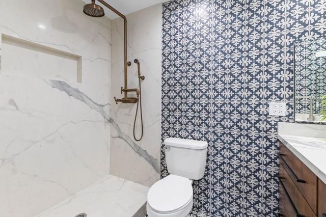 55 Claremont Avenue 301, Redwood City, CA 94062