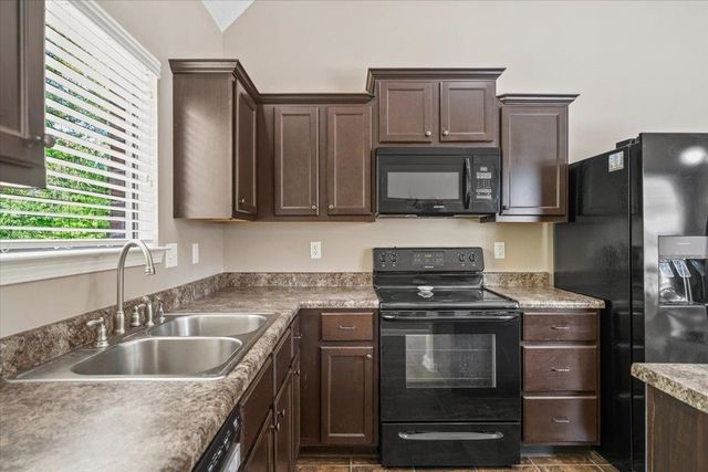 5135 OLIVER GROVE LN, Bartlett, TN 38002