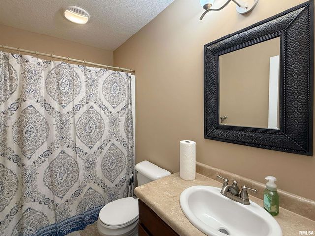 4222 3RD Street A, East Moline, IL 61244