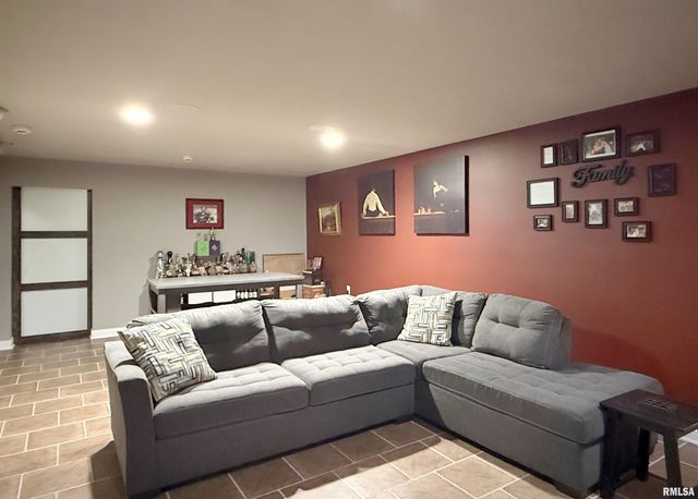 4222 3RD Street A, East Moline, IL 61244