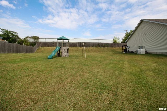 4222 3RD Street A, East Moline, IL 61244