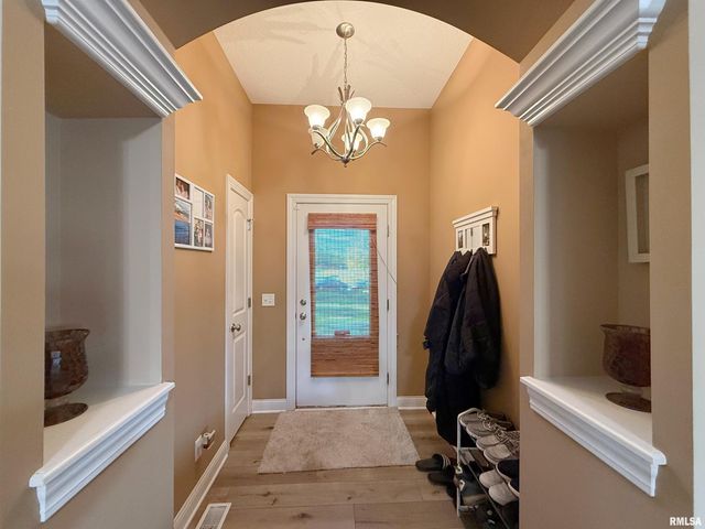 4222 3RD Street A, East Moline, IL 61244