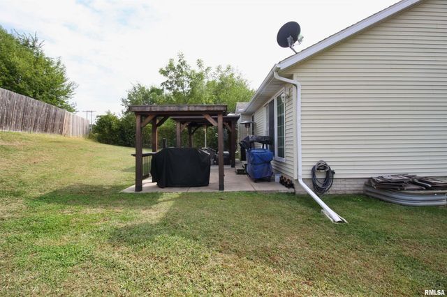 4222 3RD Street A, East Moline, IL 61244